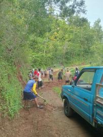 Kerja Bakti Warga Padukuhan Kedokploso, Meningkatkan Kebersihan dan Keindahan Lingkungan